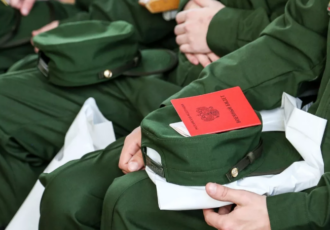 На чем основана юридическая помощь призывникам и военным?